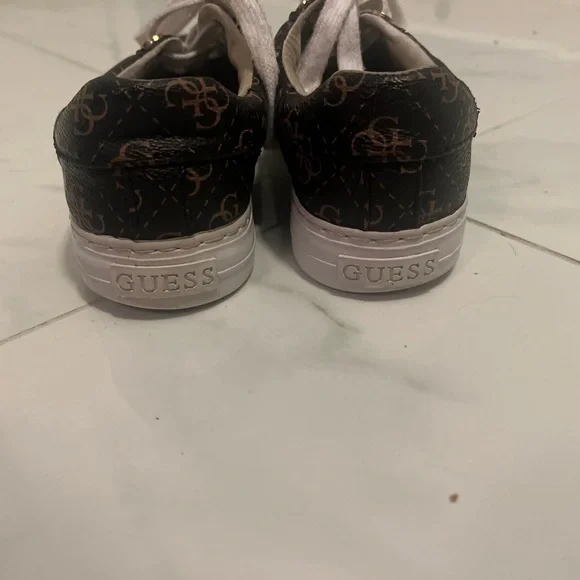Guess Women's Loven Casual Sneakers. Gold/Brown. Size 7.5 - Picture 5 of 10